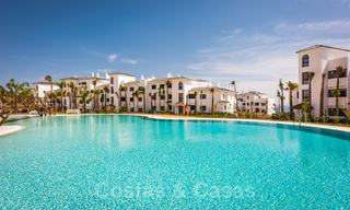Elegant new modern apartments with panoramic mountain- and sea views for sale in the hills of Estepona 24385 