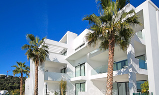 Modern penthouse apartment for sale overlooking the golf course and the Mediterranean Sea in Benahavis - Marbella 24863 