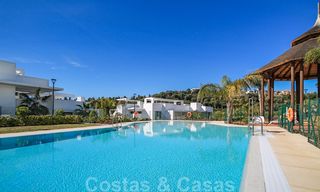 Modern apartment for sale overlooking the golf course in Benahavis - Marbella 24893 
