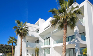 Modern apartment for sale overlooking the golf course in Benahavis - Marbella 24896 