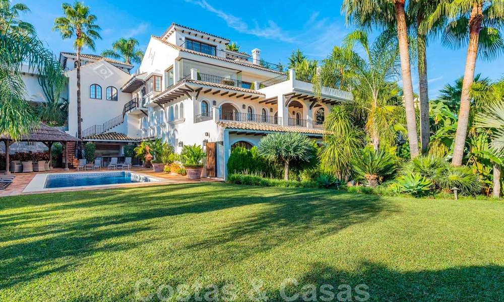 Large luxury villa for sale with stunning panoramic views over the golf valley, the mountains and the Mediterranean Sea in Nueva Andalucia, Marbella 25035