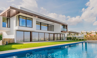 Ready to move in new, modern spacious luxury villa for sale, located directly on the golf course in Marbella - Benahavis 25923 