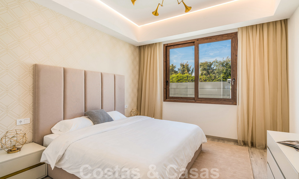 Move in ready, modern beachside villa for sale in the prestigious Guadalmina Baja in Marbella 26079