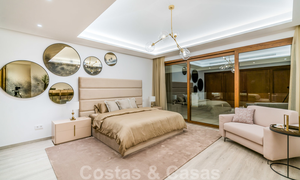 Move in ready, modern beachside villa for sale in the prestigious Guadalmina Baja in Marbella 26100