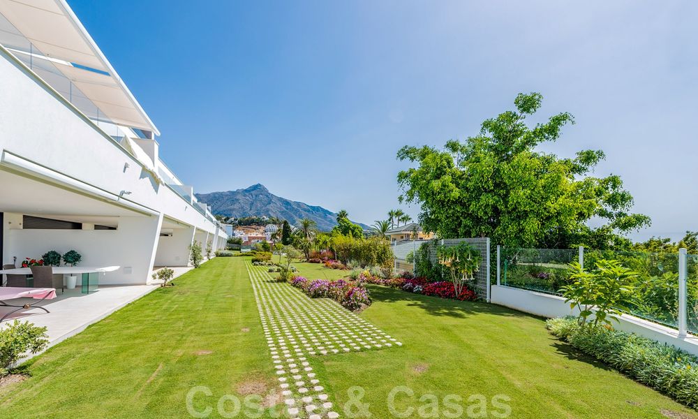 Greatly reduced in price. Spacious modern luxury apartment for sale with sea views and ready to move in, Nueva Andalucia, Marbella 26921