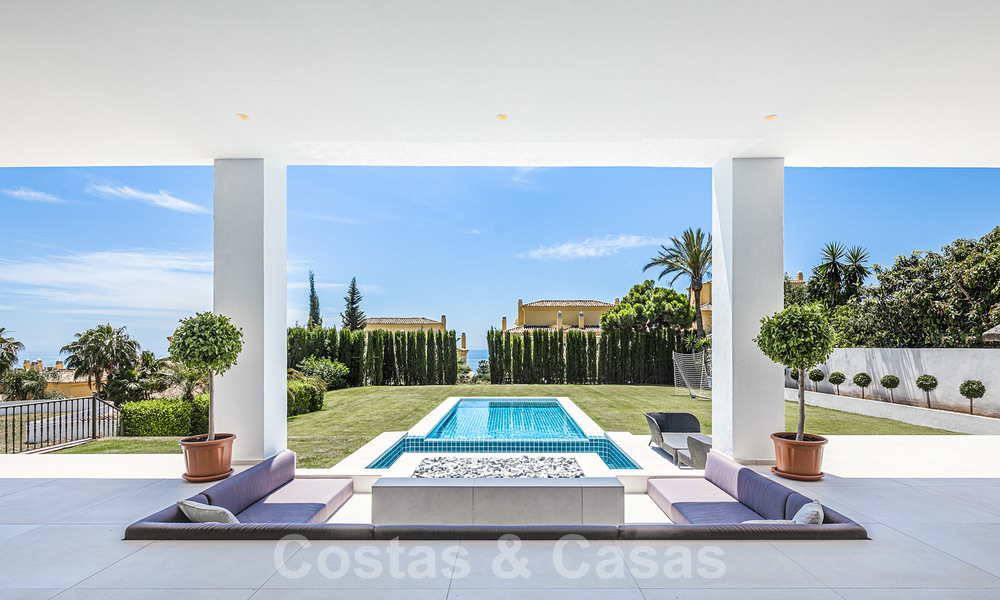 Renovated luxury villa for sale in a modern Mediterranean style in the exclusive Cascada de Camojan on the Golden Mile in Marbella 27058