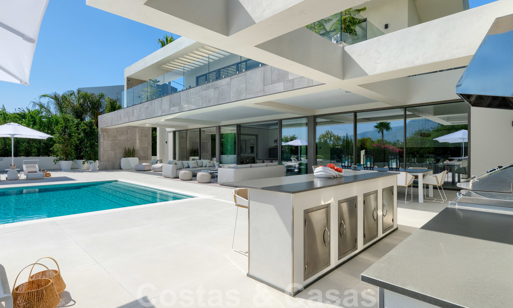 Exclusive new modern villa for sale, directly on the Las Brisas golf course in the Golf Valley of Nueva Andalucia, Marbella 27442