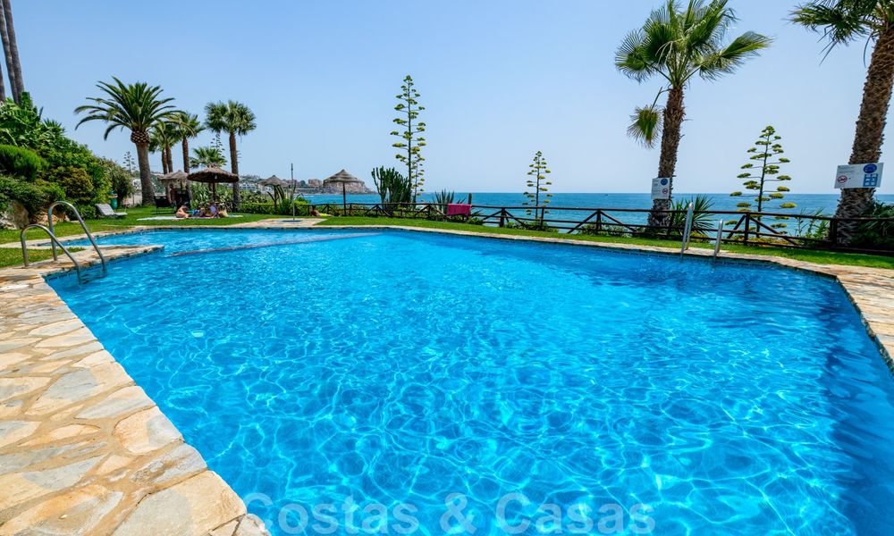 Redecorated townhouse for sale in a small frontline beach complex in Estepona West, close to the city 28126