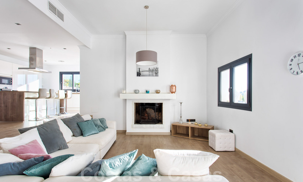 For sale, renovated villa with a contemporary interior on the New Golden Mile, Marbella - Estepona 29379