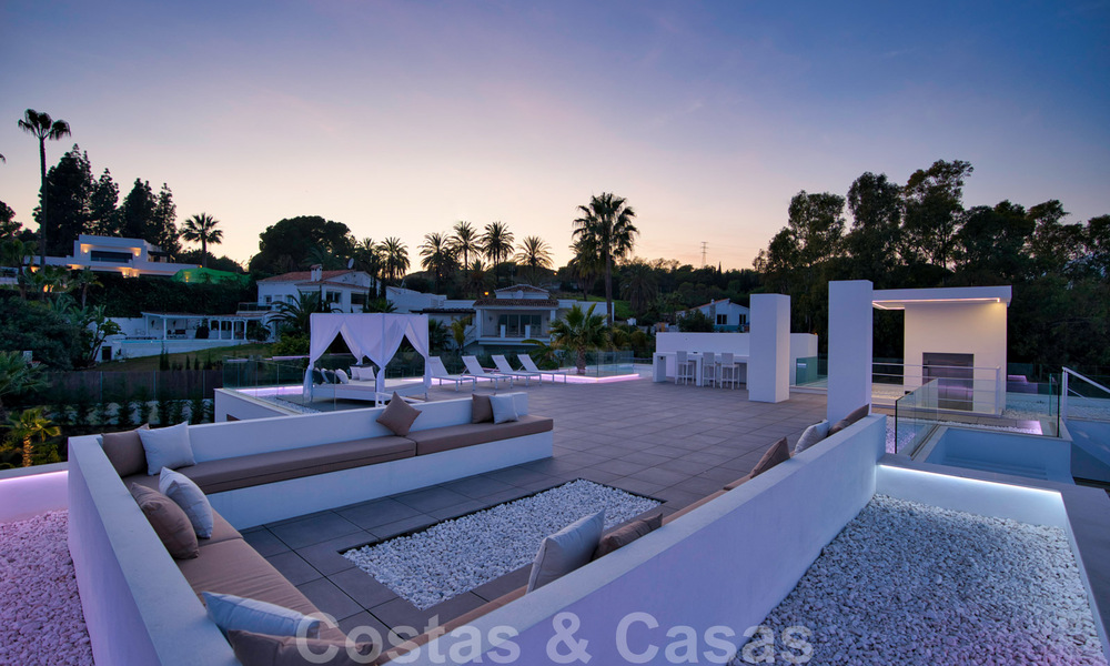 Ready to move in modern villa for sale within walking distance to amenities and Puerto Banus in Nueva Andalucia, Marbella 30707