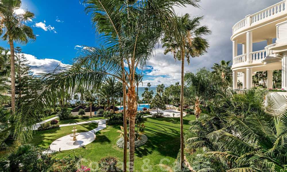 Exclusive apartment for sale with sea views in a frontline beach complex on the New Golden Mile, Marbella - Estepona 30971