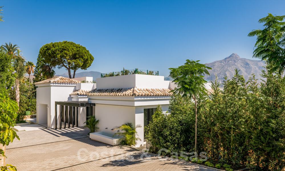 Refurbished luxury villa in contemporary style for sale, close to amenities in the golf valley of Nueva Andalucia, Marbella 31753