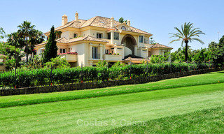 Spacious luxury penthouse with panoramic views for sale on a golf course in Nueva Andalucia, Marbella 32100 