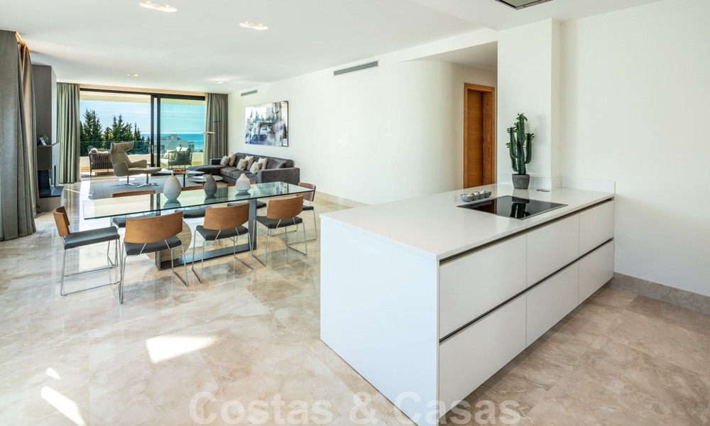 Spacious, modern design penthouse apartment with stunning sea views for sale in Sierra Blanca on the Golden Mile, Marbella 32687