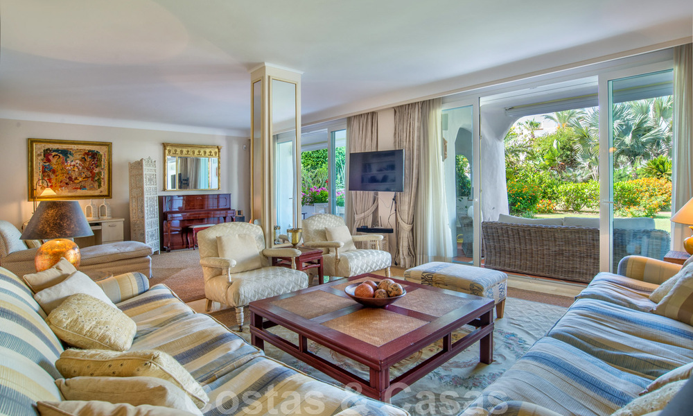 4-bedroom luxury flat in a frontline beach complex at walking distance to Puerto Banus in Marbella 32839