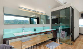 Contemporary villa for sale in the middle of nature with breath-taking views of the lake, the mountains and the sea near Marbella 33158 