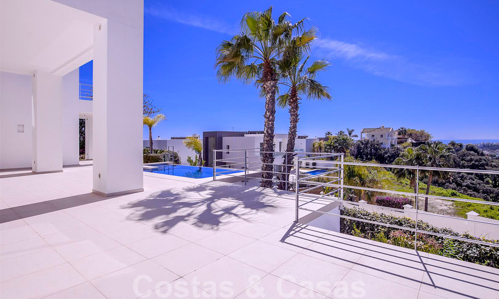 Ready to move in, new modern luxury villa for sale with sea views in Marbella - Benahavis in gated community 33568
