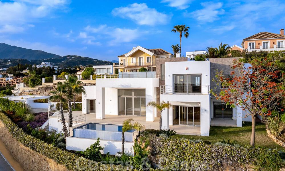 Ready to move in, new modern luxury villa for sale with sea views in Marbella - Benahavis in gated community 33585