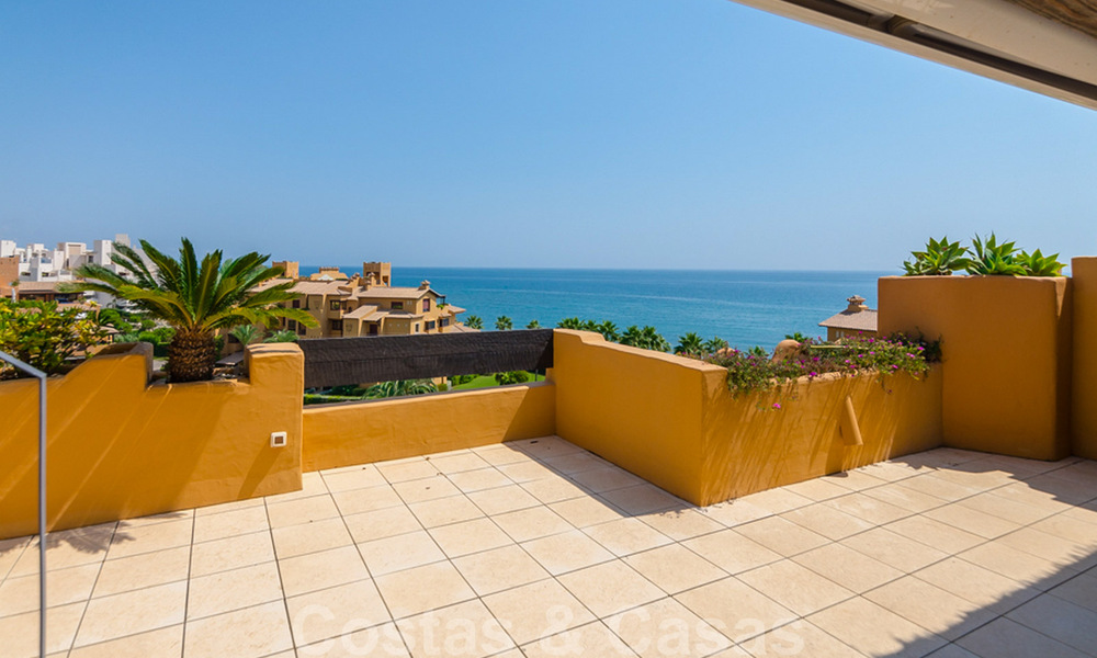 Spectacular penthouse with private pool and panoramic sea views in a frontline beach luxury development for sale, New Golden Mile, Marbella - Estepona 34040