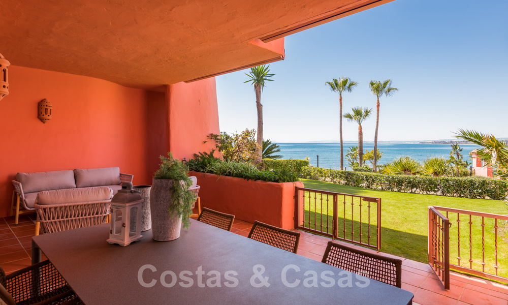 Frontline beach luxury garden flat for sale in an exclusive complex between Marbella and Estepona 34193
