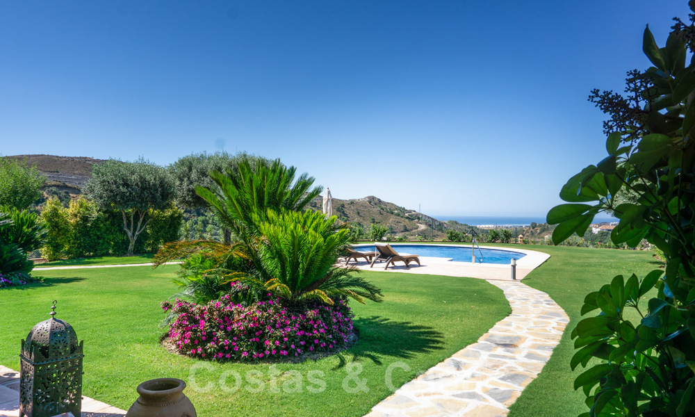 Mediterranean luxury villa for sale in the exclusive Marbella Club Golf Resort in Benahavis on the Costa del Sol 35069