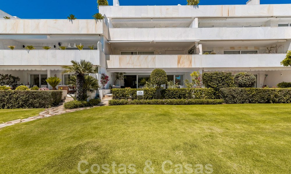 Renovated 3-bedroom luxury apartment for sale, frontline golf Las Brisas in Nueva Andalucia, Marbella 36099
