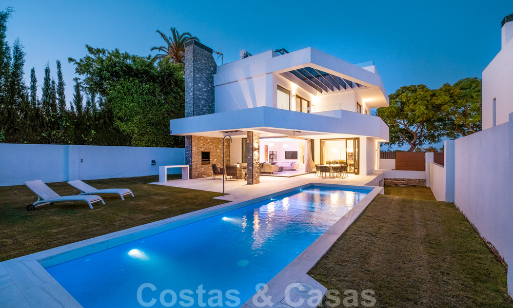 Ready to move in, contemporary villa for sale just steps from the beach and beach clubs and within walking distance of the promenade and center of San Pedro, Marbella 36365