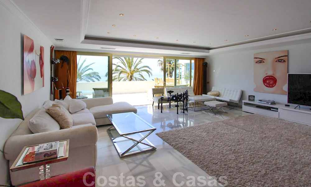 Apartment for sale with open sea views in the iconic frontline beach complex Gray D'Albion in Puerto Banus, Marbella 36234