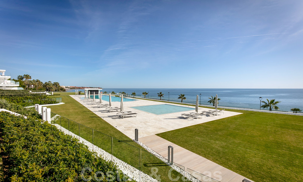 Sleek modern, luxury frontline beach apartment for sale in Emare, on the New Golden Mile, between Marbella and Estepona 36932