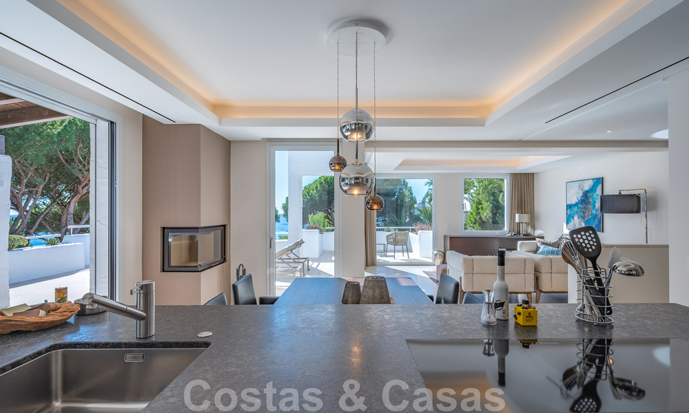 Contemporary refurbished frontline beach luxury penthouse for sale on the Golden Mile in Marbella 37696