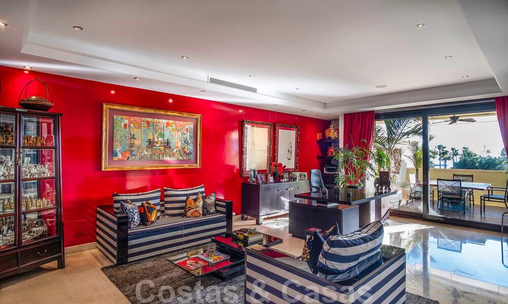Frontline beach luxury apartment for sale with sea views in Puerto Banus, Marbella 37737