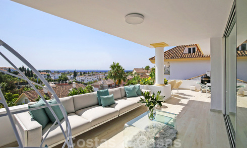 Luxury penthouse for sale with sea views in an exclusive complex, on the prestigious Golden Mile, Marbella 38398