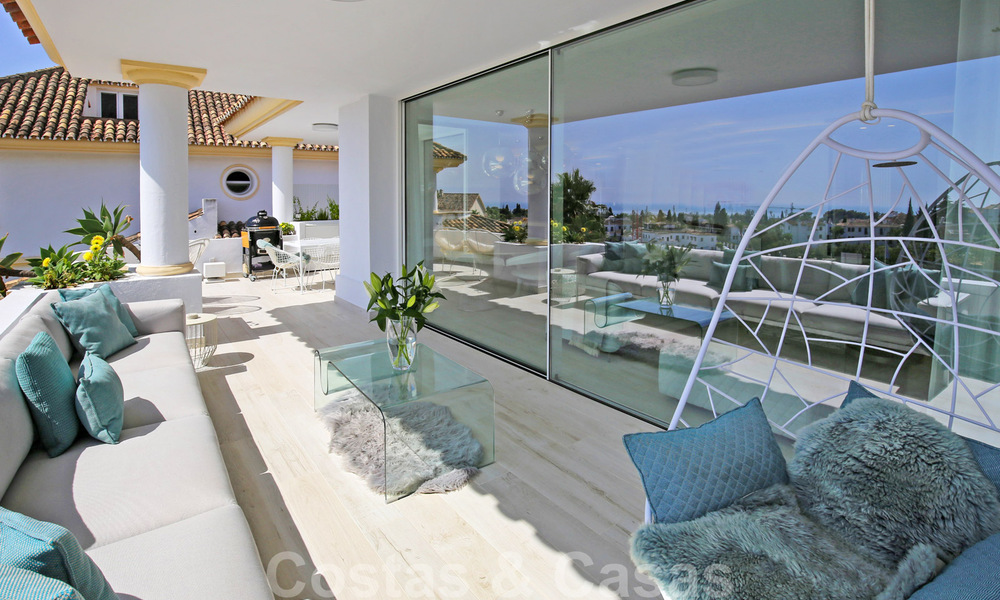 Luxury penthouse for sale with sea views in an exclusive complex, on the prestigious Golden Mile, Marbella 38399