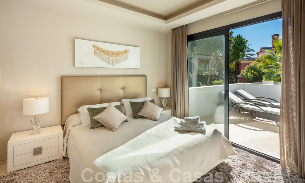 Contemporary, stylish luxury villa for sale in a gated and secure community on the Golden Mile in Marbella 38268