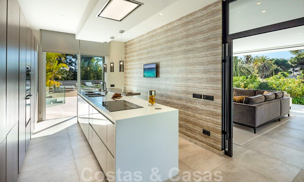 Contemporary, modern villa for sale in Nueva Andalucia, Marbella 39077