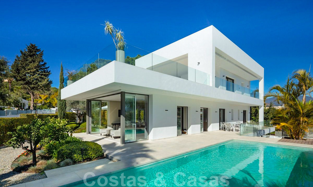 Contemporary, modern villa for sale in Nueva Andalucia, Marbella 39080
