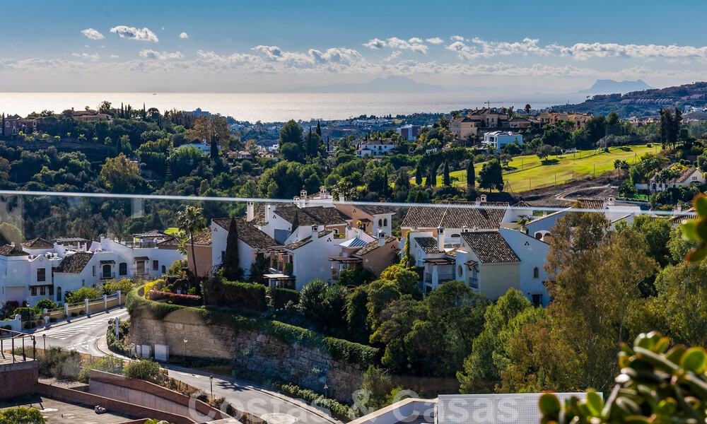Modern, contemporary, luxury penthouse for sale with panoramic views of the valley and the sea in exclusive Benahavis - Marbella 39102