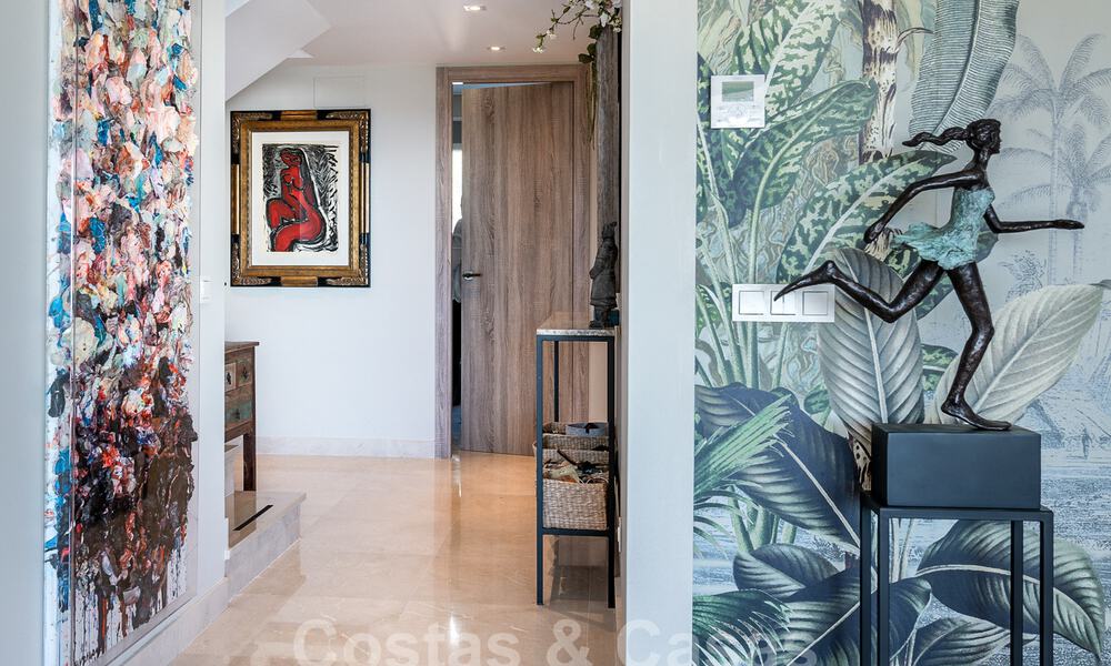 Modern, contemporary, luxury penthouse for sale with panoramic views of the valley and the sea in exclusive Benahavis - Marbella 39116