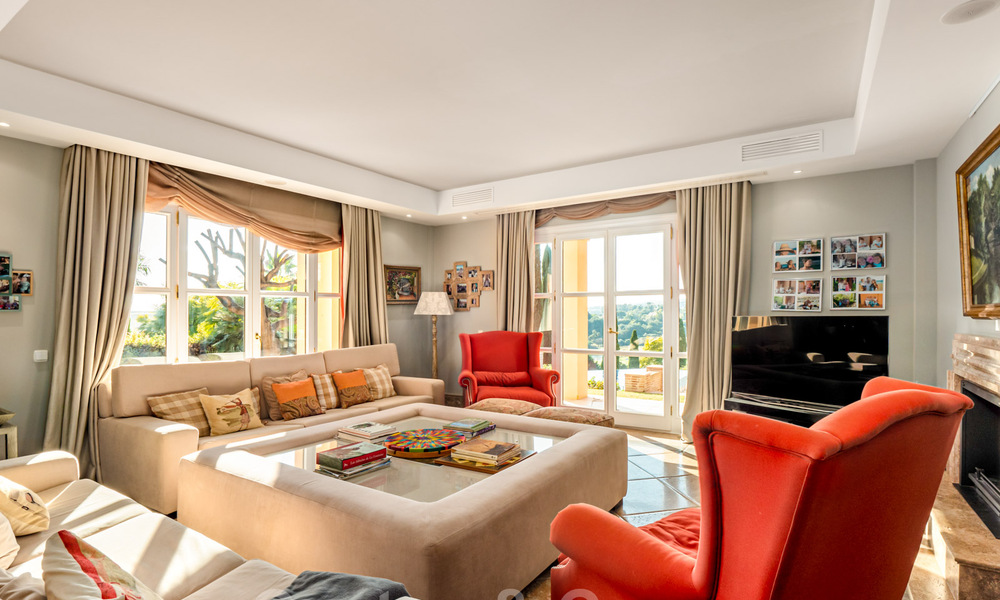 Luxury villa in attractive, Mediterranean style for sale with sea views in a five star golf resort in Benahavis - Marbella 39295
