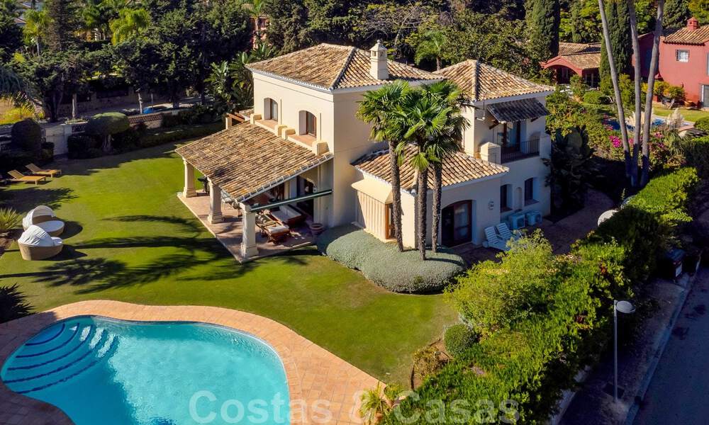 Luxury villa in Mediterranean style for sale within walking distance to the beach, golf course and amenities in the prestigious Guadalmina Baja in Marbella 39566