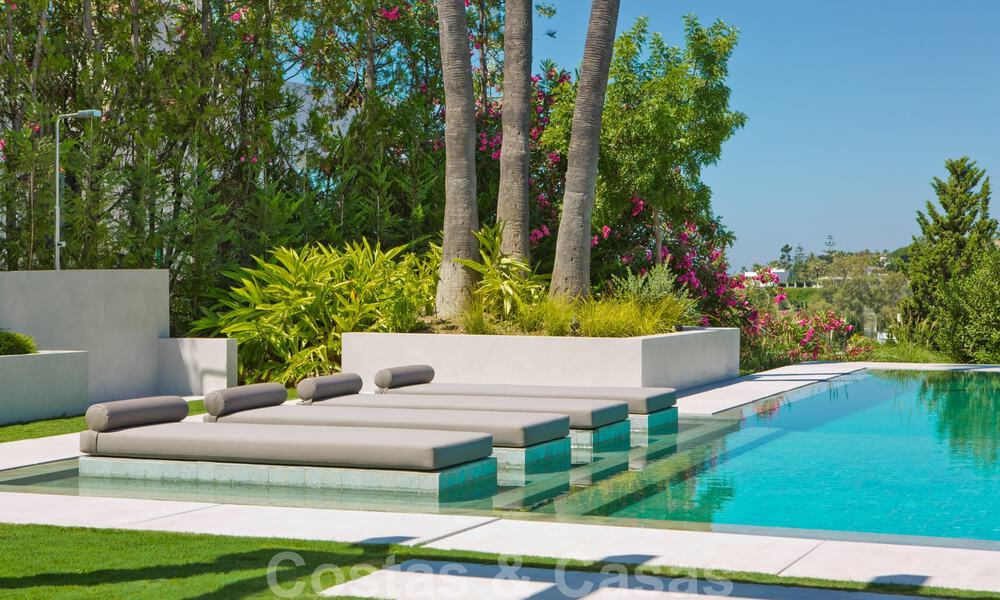 Renovated, spacious luxury villa for sale in a Mediterranean style with a contemporary design in Nueva Andalucia, Marbella 39606
