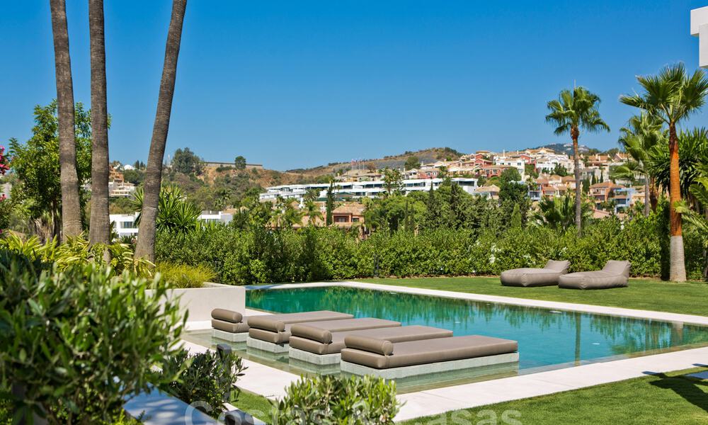 Renovated, spacious luxury villa for sale in a Mediterranean style with a contemporary design in Nueva Andalucia, Marbella 39607