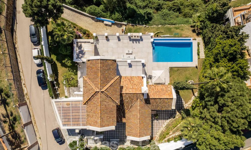 Magnificent, traditional, Andalusian, luxury villa for sale with panoramic sea views in Benahavis - Marbella 40801
