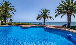 Luxury townhouse for sale, frontline beach, in a gated community, within walking distance to Estepona center 40845 