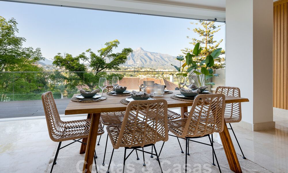 Renovated, modern apartment for sale with a spacious terrace in Nueva Andalucia, Marbella 41348