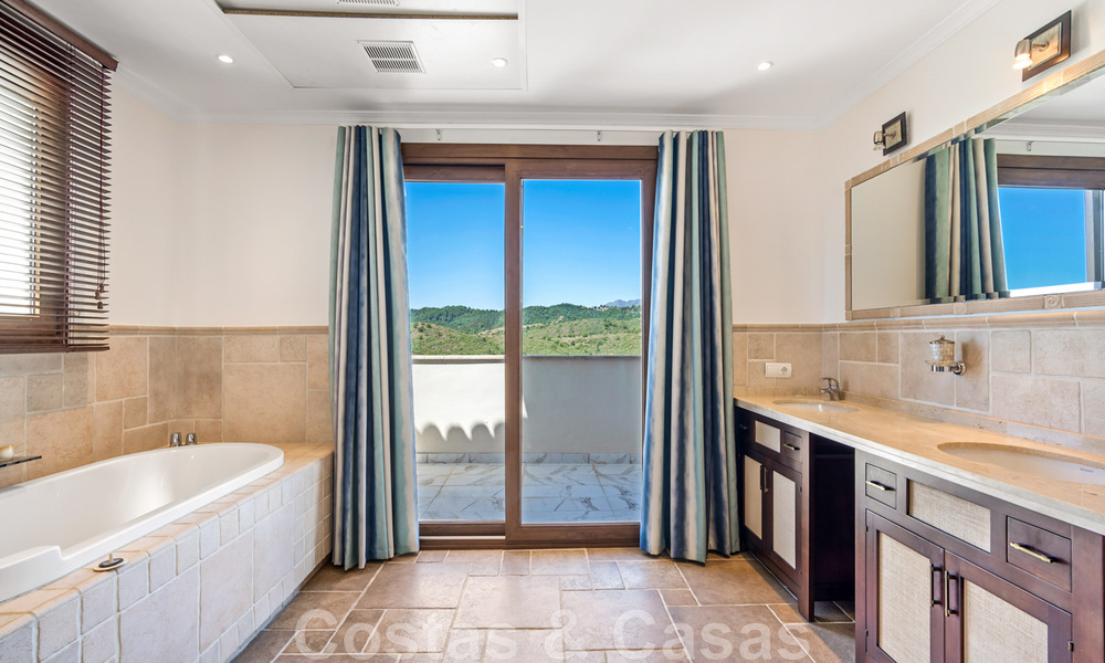 Luxury villa in a classical Mediterranean style for sale with sea views in Benahavis - Marbella 41989