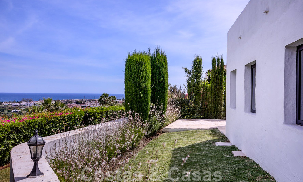Recently renovated Mediterranean style villa for sale with sea views, in an elevated and gated community in Marbella - Benahavis 45531