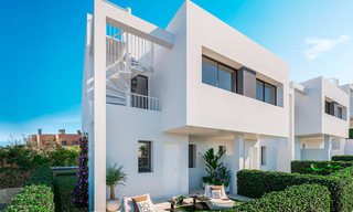 New, contemporary townhouses for sale with breath-taking sea views in Manilva on the Costa del Sol 43332 