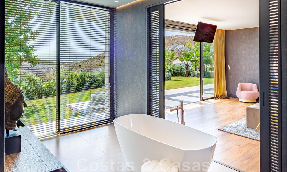 Phenomenal contemporary luxury villa for sale, directly next to the golf course with sea views in a gated golf resort in Marbella - Benahavis 43985