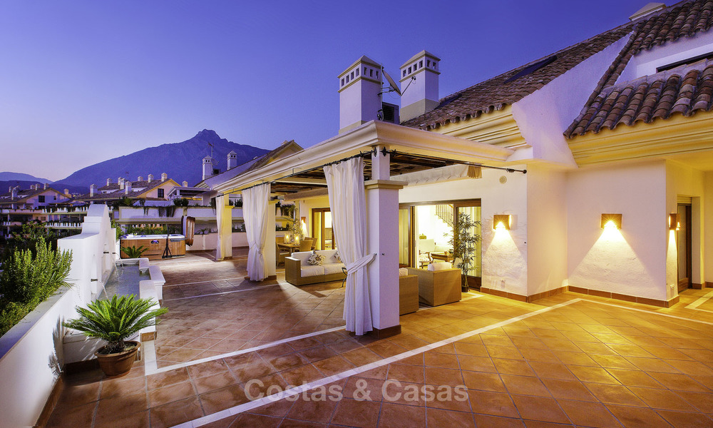 Luxury apartment for sale on the Golden Mile between central Marbella and Puerto Banus 17246